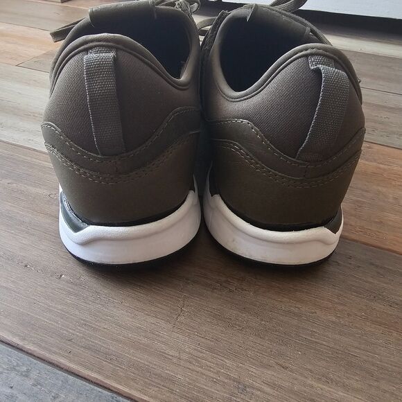 New Balance 247 MRL247NO Olive Perforated Leather Sneakers US 9 Running Fixable - Picture 2 of 8